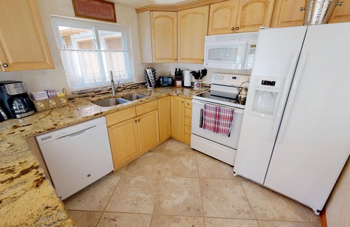 Vail House | True Bavarian Chalet-Lower Level with Private Hot-Tub ! amazing Mountain View’s