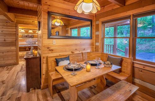 Gatlinburg - Pigeon Forge Ski Chalet | True Log Cabin With Stunning Views, Hot Tub, Sauna