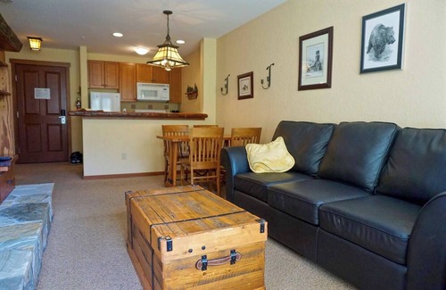 East Kootenay Condo | True Ski In/Out. Common Hot Tub and Pool