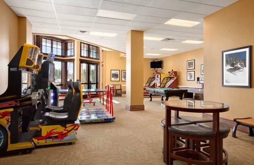 Breckenridge Condo | TRUE Ski In/Ski Out Luxury Master Suite Condo - Grand Lodge Peak 7 Resort A