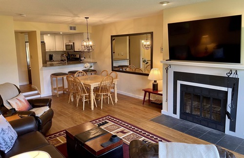 Ludlow Condo | True Ski-in/Ski-out 2-bd/2-ba Okemo Mountain Getaway. H Building First floor
