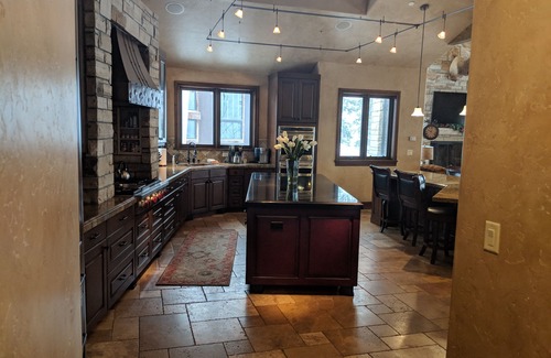 Copper Mountain House | TRUE SKI-IN/SKI-OUT; ELEVATOR; 6BR; HOT TUB; SKI ROOM; GAME ROOM; MEDIA ROOM