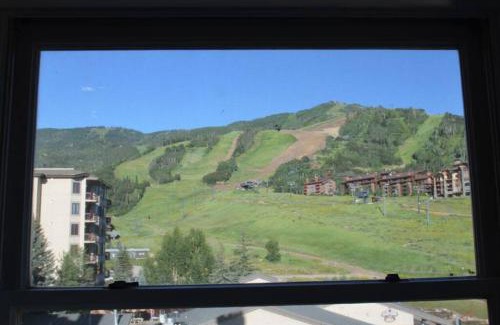 Steamboat Springs Apartment | True Ski-in Ski-Out Luxury 3bd with huge views