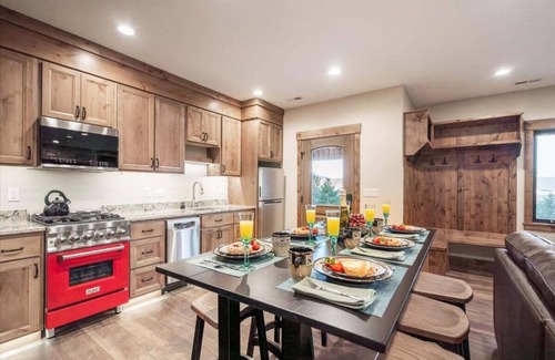 Island Park House | Trumpeter Swan Terrace-3 BR/2BA-BBQ-Firepit-Lakeview-20m 2 YNP-Great Views-Secluded-Bunk Beds