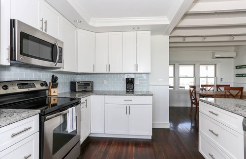 North Truro House | Truro Beachfront House For a Group!