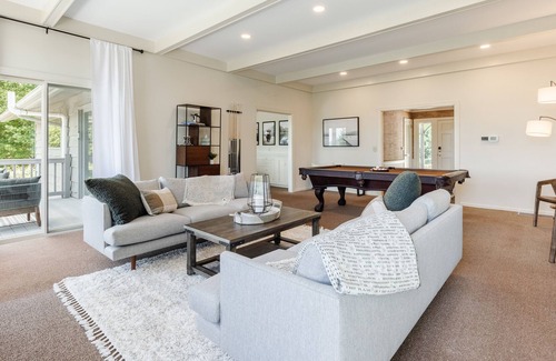 Lynn House | Tryon's Mtn Manor | Indoor Heated Pool, Games + Mtn Views!
