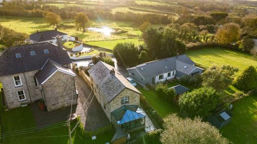 Tan-y-groes House | Trysor Holiday Cottage, Cardigan Bay with sea views