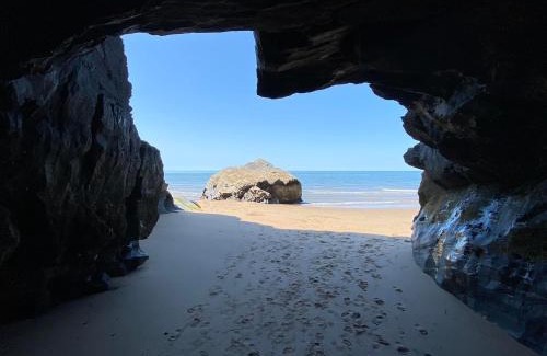 Tan-y-groes House | Trysor Holiday Cottage, Cardigan Bay with sea views