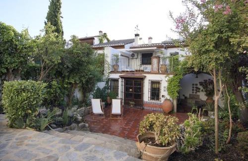 Beiro House | tuAnfitrion Pool House Albayzin