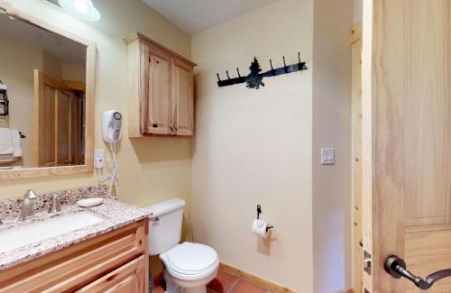 Copper Mountain Village Apartment | Tucker Mountain Lodge 321