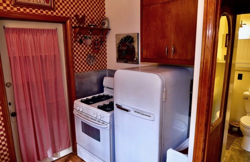 Idyllwild Cabin | Tuckett Inn: Charming Style Cottage Sleeps Up 4 Guests! NEW LISTING