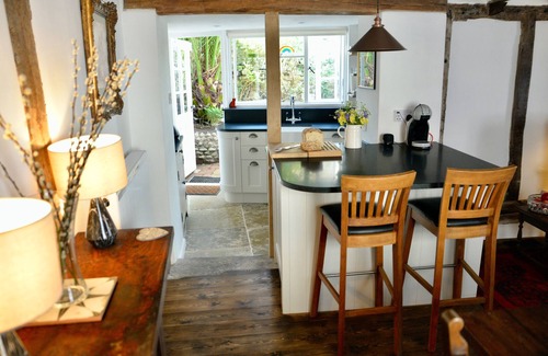 Sandwich Cottage | TUDOR COTTAGE, family friendly, character holiday cottage in Sandwich