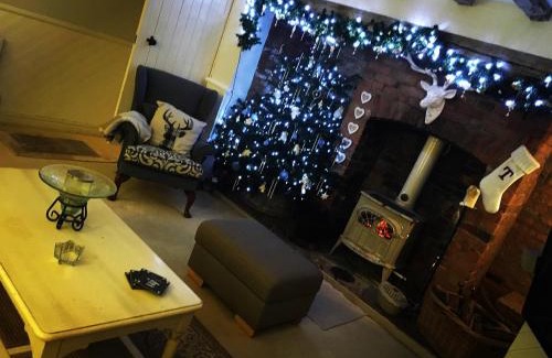 Elston Bed & Breakfast | Tudor Farm B&B