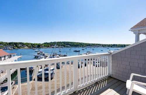 Boothbay Harbor Hotel | Tugboat Inn