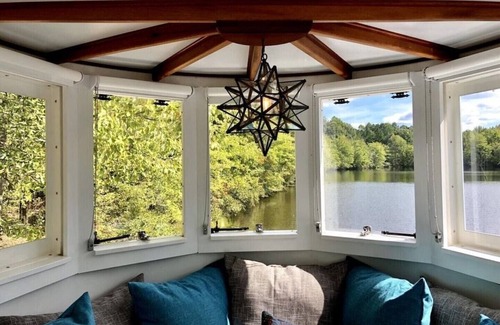 Trevilians Boat Rental | Tugboat/Private Lake - Farm Animals - Fish, Swim, Boat, Hike/Bike 5+Miles Trails