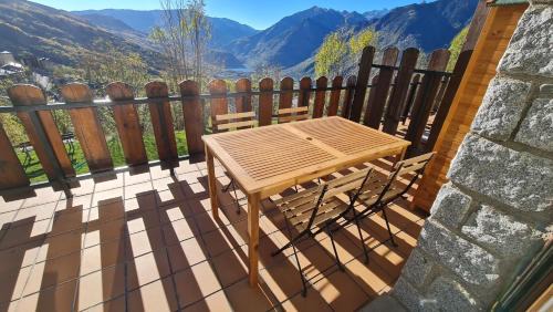 Cerler Apartment | Tuhogarencerler parking y taquilla en pistas