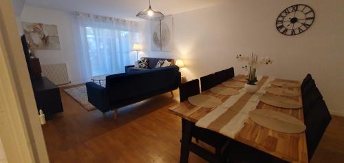 Cachan Apartment | TULIPE - Spacieux appart 105 m2 -3 Ch - PARIS EXPO - CACHAN