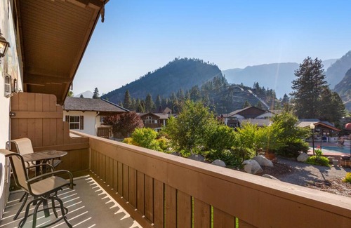Downtown Leavenworth Apartment | Tumwater Vista Retreat, Unit 903