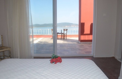 Ayvalik City Center Hotel | Tunc Otel