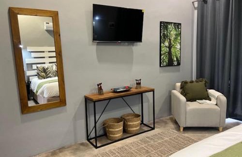 Marloth Park Bed & Breakfast | Turaco Lodge - No Loadshedding