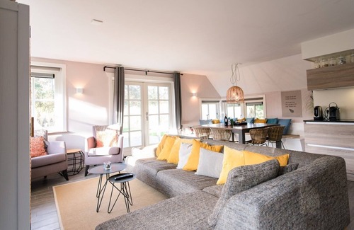 Municipality of Ameland Villa | Tureluur is a lovely house in the dune area between Nes and Buren with sauna.