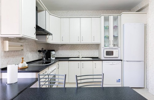 Toledo Apartment | TURISTholedo: SAPPHIRE. Spacious, cozy and comfortable. Maximum 8 people. Free WIFI