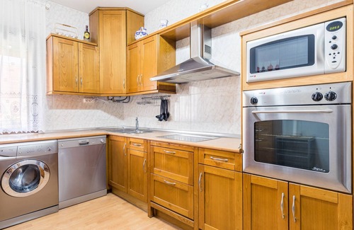 Toledo Apartment | TURISToledo: RUBÍ (Broad and flirty). Capacity 6 guests with option of 7.