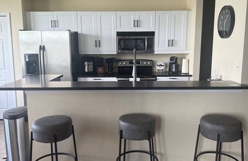 Braden River Condo | Turn-key 2-bedroom condo in gated community on golf course, 30 min to beach