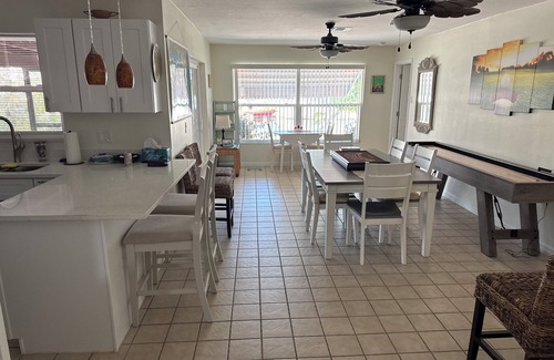 Saint James City House | Turn Key Island Getaway. Pine Island. 3/2. Dock-BoatLift.nFish,Golf,Boating