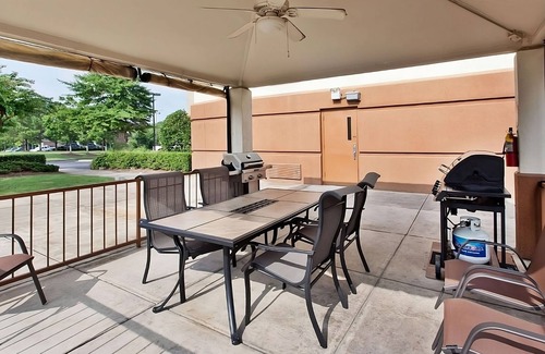 Fossil Creek Apartment | Turn Your Trip into An Adventure! Near NRH2O Family Water Park! Pets Allowed!