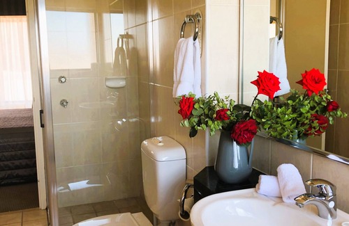 Orange Hotel | Turners Vineyard