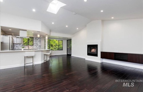 Twin Falls Condo | TURNKEY EXECUTIVE CONDO - FOR LEASE 1-12 months 2,600 mo.