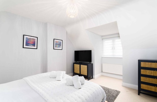 Lelant House | Turnstones - On-Site Parking - Outside Area - Sleeps 10