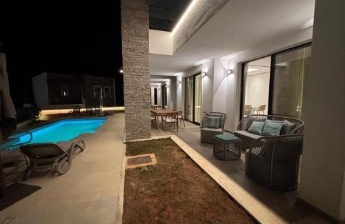 Jala Apartment | Turquoise Pool Side Thymus Resort