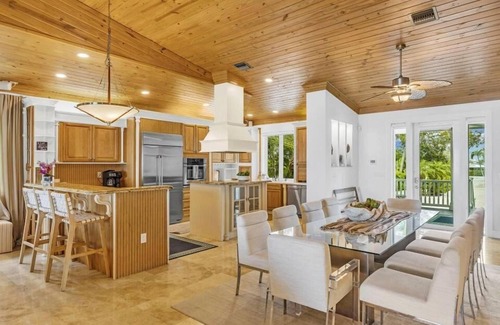 Layton House | Turtle Crawl- MAGNIFICANT OCEANFRONT ESTATE HOME