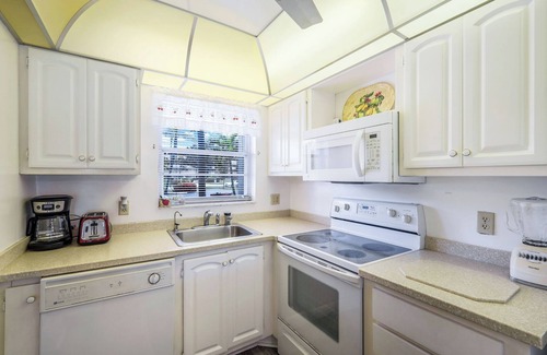Central Naples Condo | Turtle Lake Golf Colony