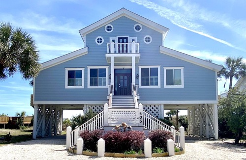 Folly Beach House | Turtle Watch come hear the ocean sing!