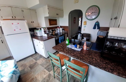 Ashtabula Cottage | Tuscan-like Terraces Overlook Lake Erie Sunsets