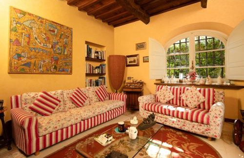 Camaiore Villa | Tuscan Villa with Private Pool & Garden