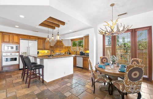 Chino Canyon House | 'Tuscany Retreat' Up close mountain views