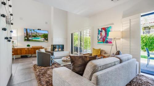 La Quinta House | TV202 Modern 2 Bedroom Tennis Villa at LQ Resort