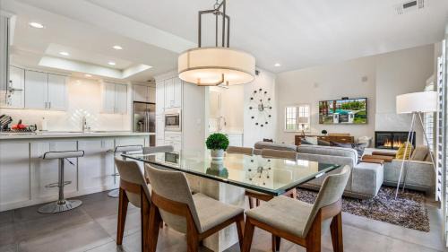 La Quinta House | TV202 Modern 2 Bedroom Tennis Villa at LQ Resort