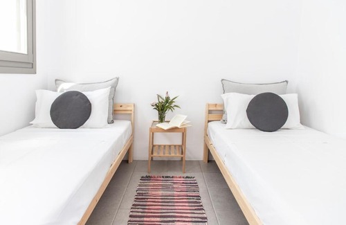 Naousa Hotel | TWELVE PLUS+