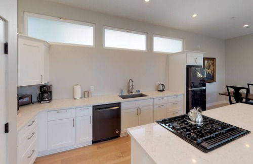 Paso Robles House | Twice is Nice-2BR/2BA Finely Finished Home in Downtown Paso Robles!