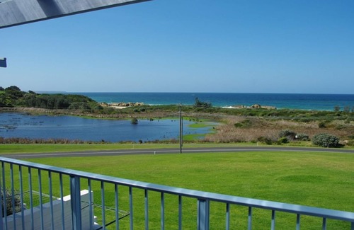 Bermagui Apartment | Twin Pines 2 - Ocean views