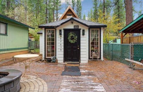 Big Bear Lake Villa | Twin Pines Hideaway BBQ, Fire-pit, Location!