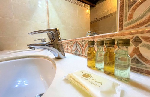 Ronda Bed & Breakfast | Twin room-Countryside view-Private Bathroom-Cottage