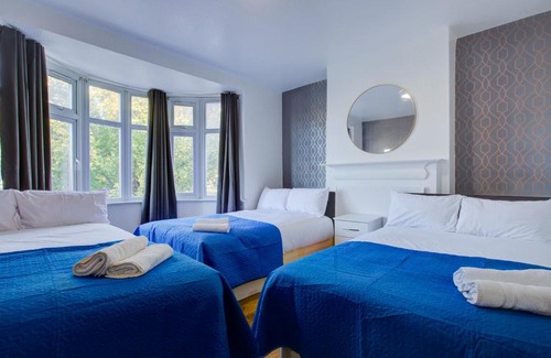 Dudden Hill House | Twin Tower Hotel