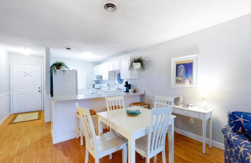 North Ocean City Apartment | Twin Villas 103S