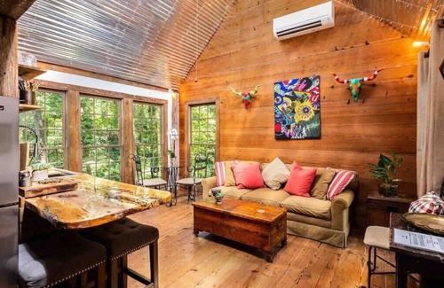 Macon Cabin | Twinkly Secluded Cabin 1BR + Loft + Trails +Grotto